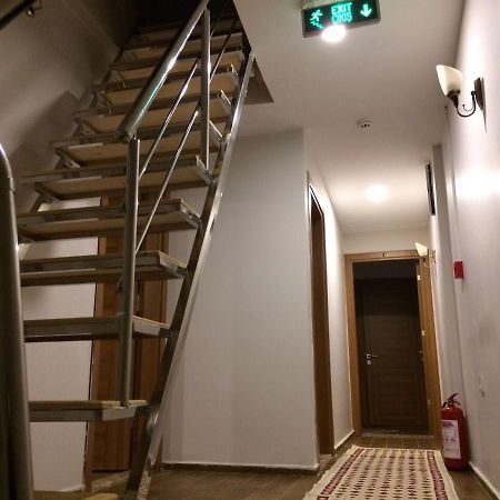 Deniz Hotel Yenifoca Exterior foto