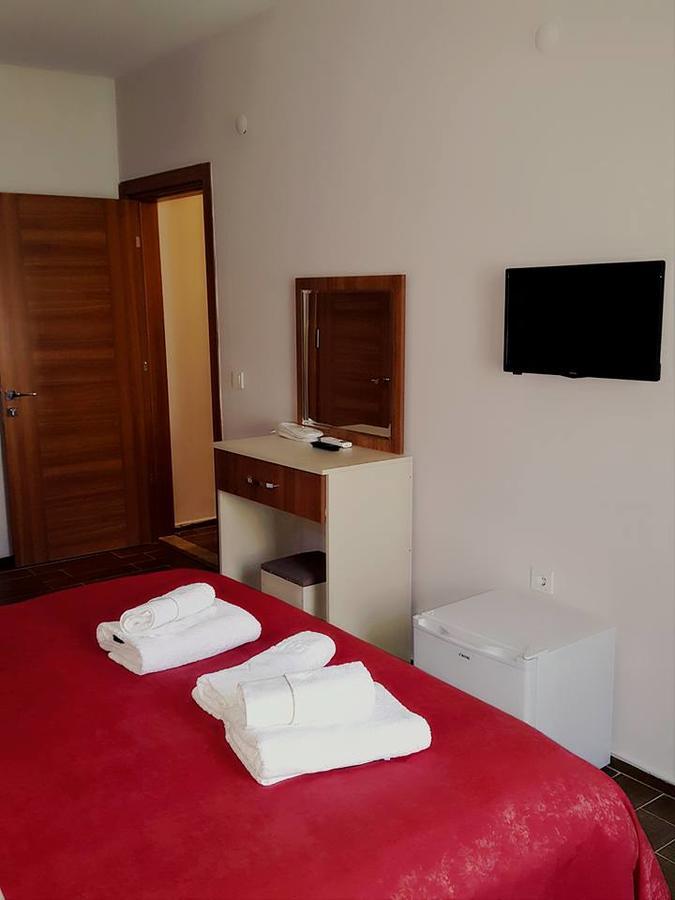Deniz Hotel Yenifoca Exterior foto