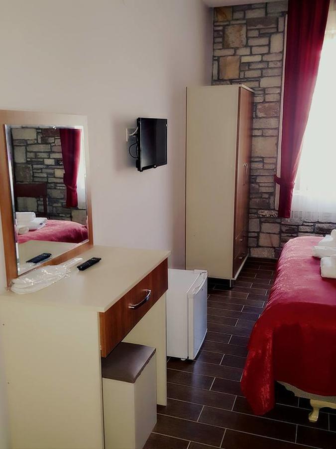 Deniz Hotel Yenifoca Exterior foto