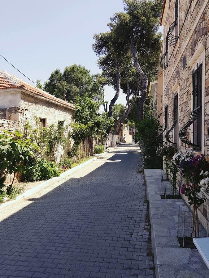 Deniz Hotel Yenifoca Exterior foto